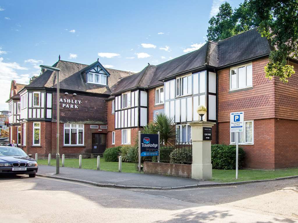 Travelodge Walton On Thames מראה חיצוני תמונה