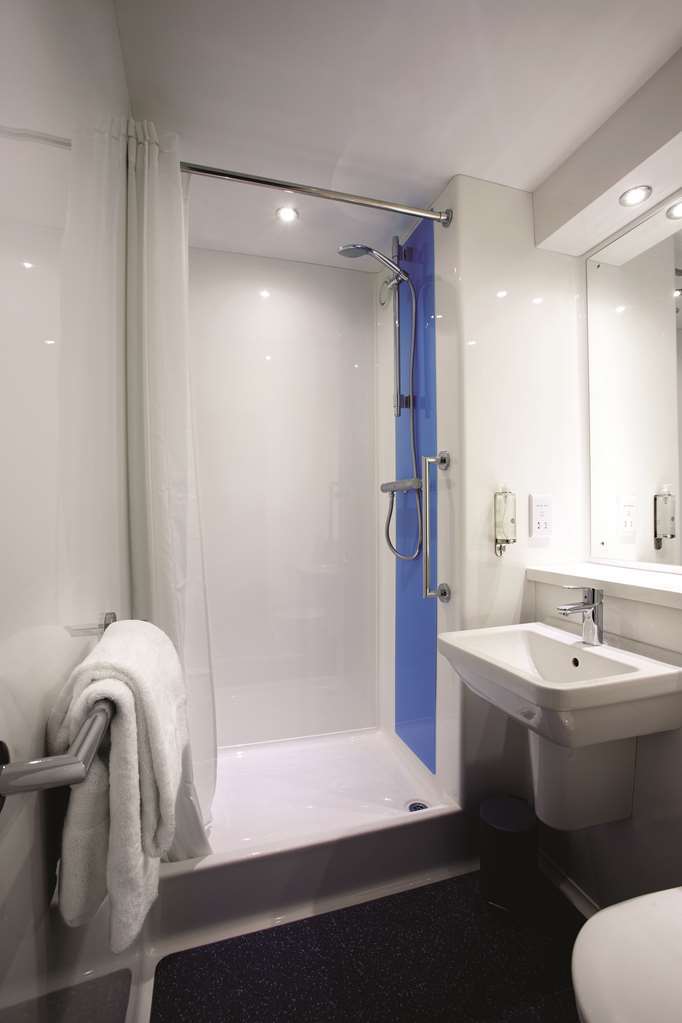 Travelodge Walton On Thames חדר תמונה