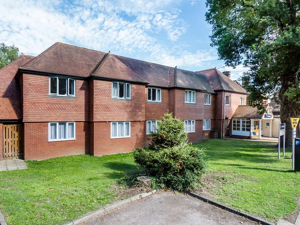 Travelodge Walton On Thames מראה חיצוני תמונה