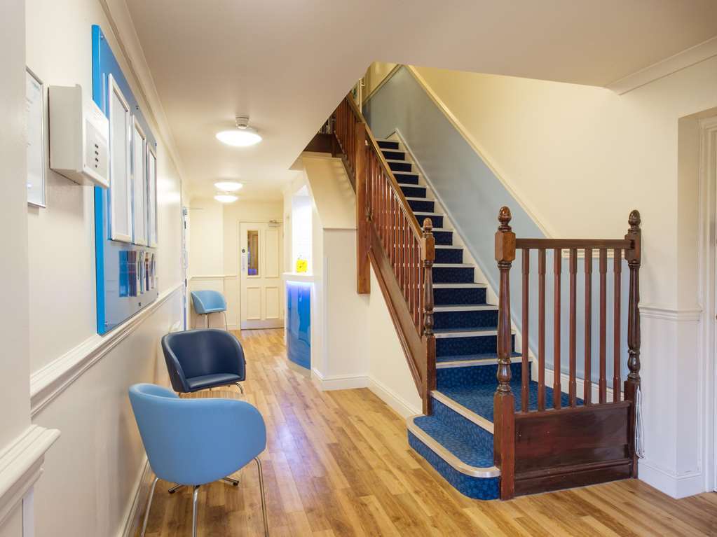 Travelodge Walton On Thames מראה פנימי תמונה